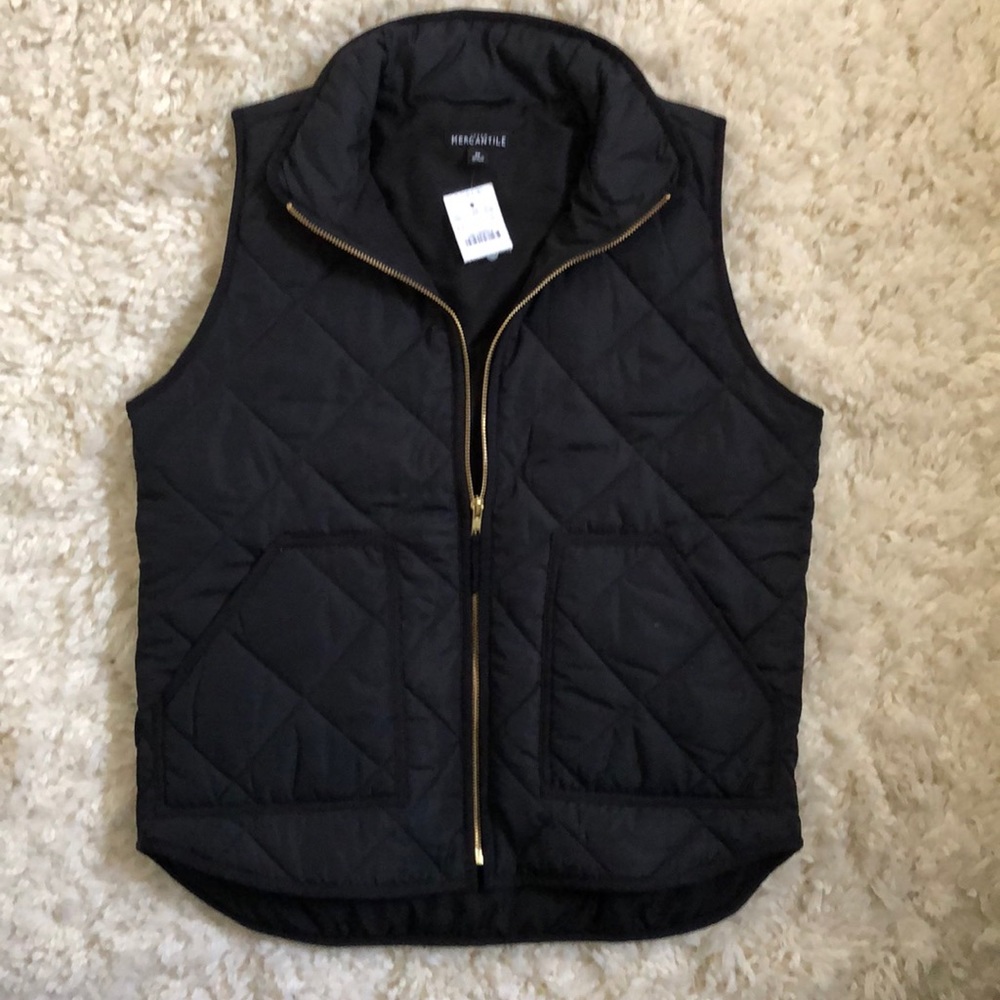 NWT Quilted Black Vest with gold zipper (M)